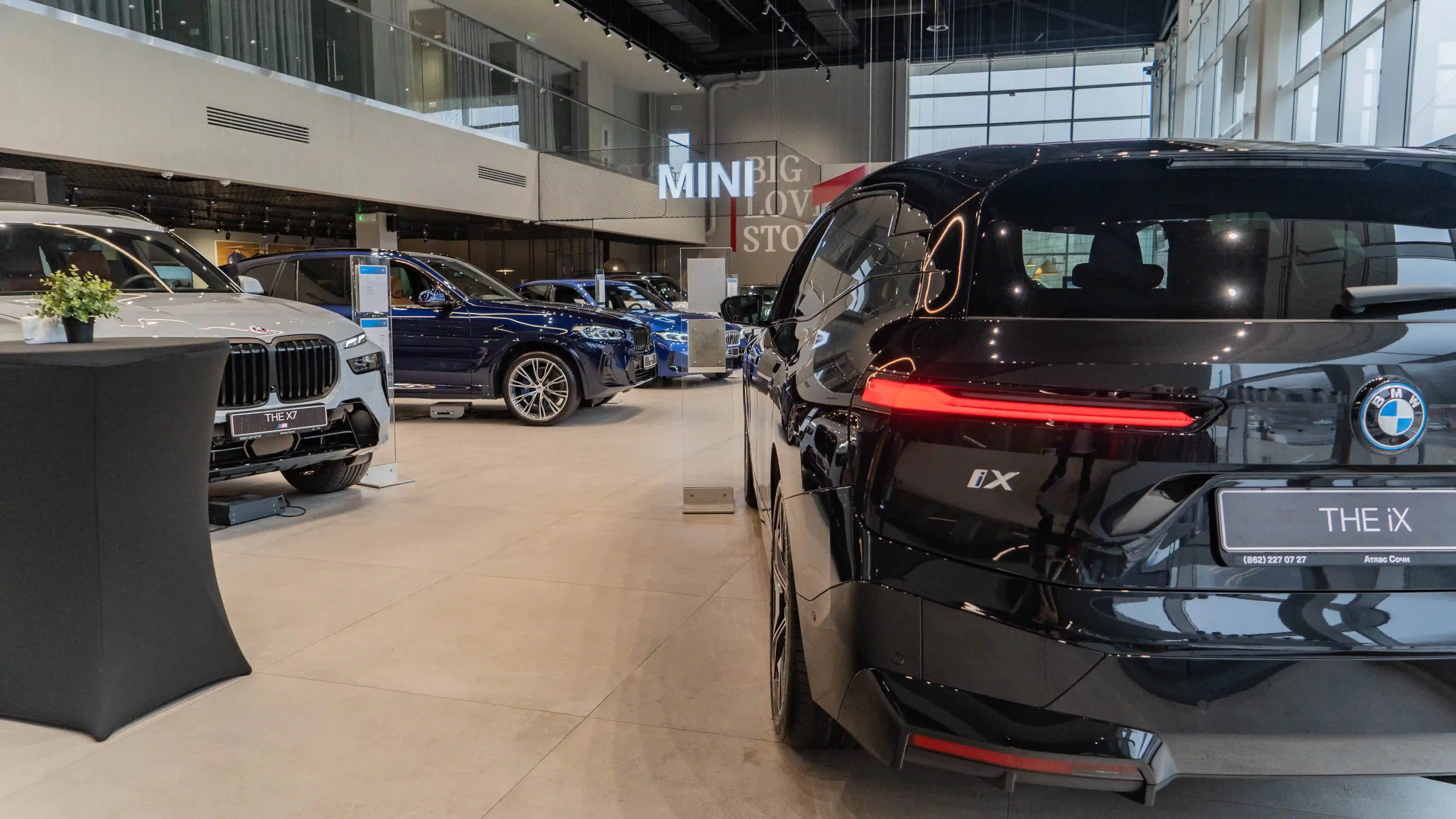 Атлас в новом масштабе: новый автоцентр официального дилера BMW и MINI в Сочи.