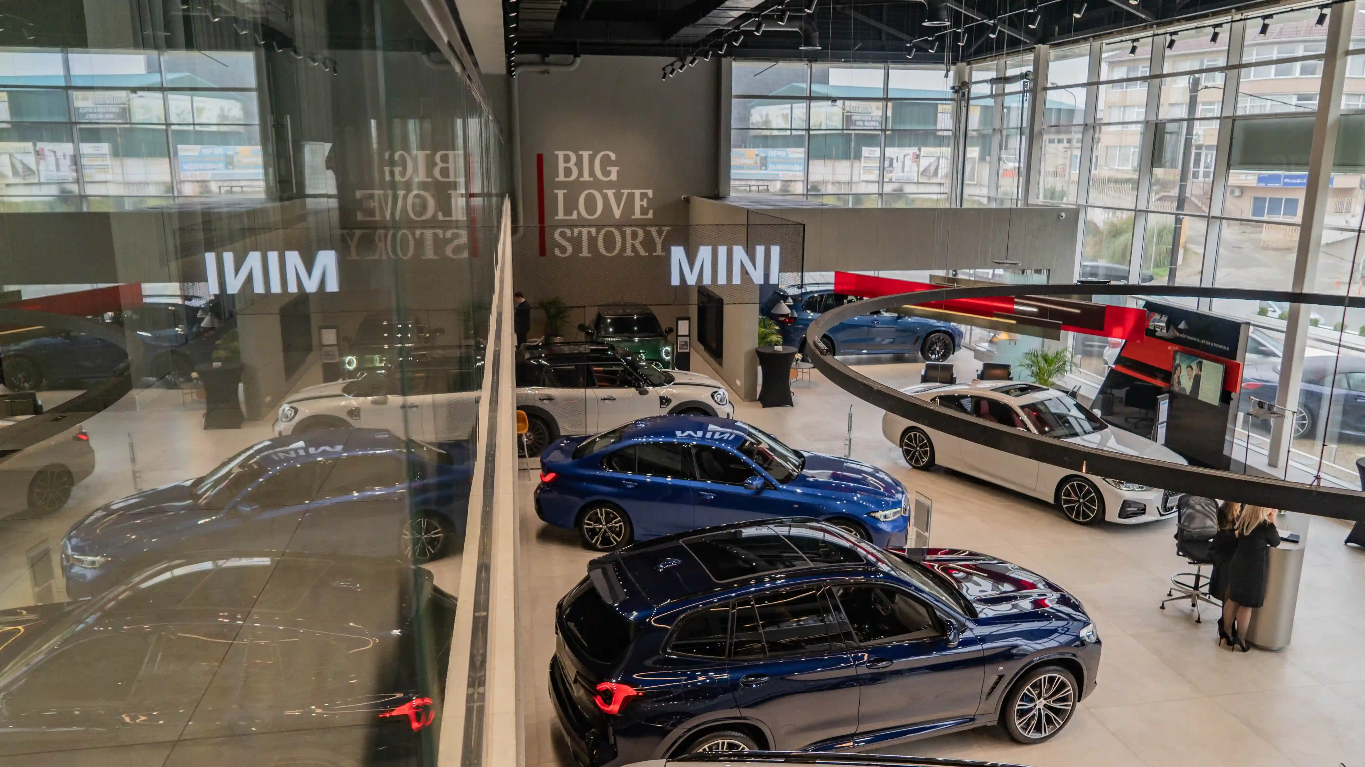 Атлас в новом масштабе: новый автоцентр официального дилера BMW и MINI в Сочи.